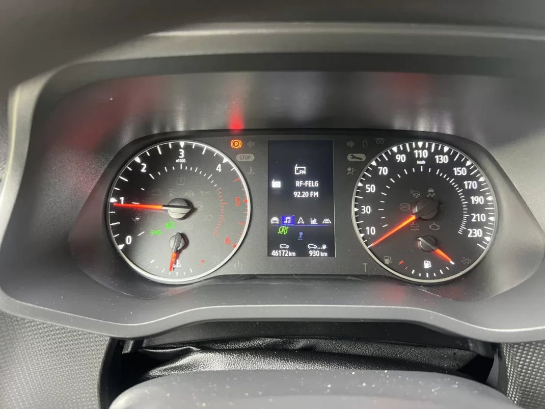 Renault TRAFIC 2.0 BlueDci L2H1 Longa Grand Confort 130 cv GPS 2022 - 21350 EUR, 46000 km - AUTO.MOTO.pt - 46000km - foto 3 de 34