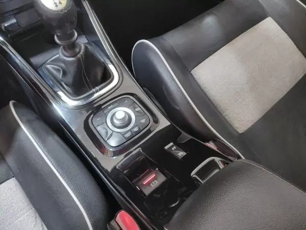 Renault Mégane Sport Tourer 2012 - 4950 EUR, 277000 km - 277000km - foto 15 de 22
