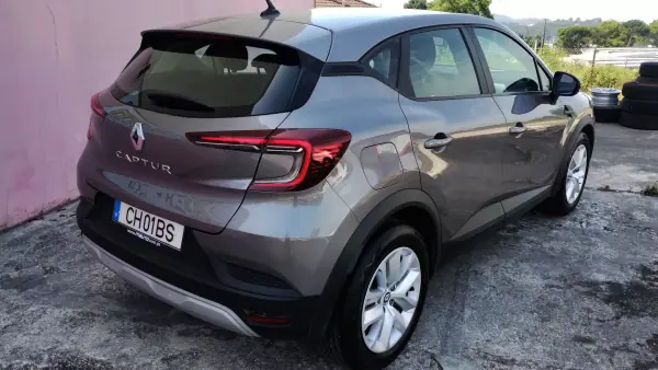 Renault Captur 2022 - 15950 EUR, 77000 km - AUTO.MOTO.pt - 77000km - foto 5 de 42