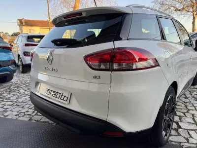 Renault Clio Sport Tourer 2016 - 10500 EUR, 138000 km - AUTO.MOTO.pt - 138000km - foto 24 de 37