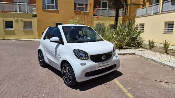 Smart Fortwo Cabrio 2017 - 14480 EUR, 62000 km - AUTO.MOTO.pt - 62000km - foto 9 de 14