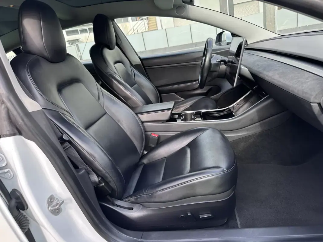Tesla Model 3 2019 - 15500 EUR, 333000 km - AUTO.MOTO.pt - 333000km - foto 52 de 62