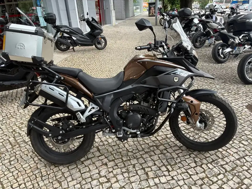 2021 - 2950 EUR, 16633 km - AUTO.MOTO.pt - 16633km - foto 9 de 15