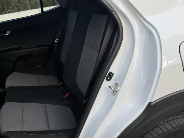 Kia Stonic 2022 - 15999 EUR, 59000 km - AUTO.MOTO.pt - 59000km - foto 12 de 14