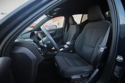 Volvo XC 40 2022 - 26000 EUR, 124000 km - AUTO.MOTO.pt - 124000km - foto 15 de 28