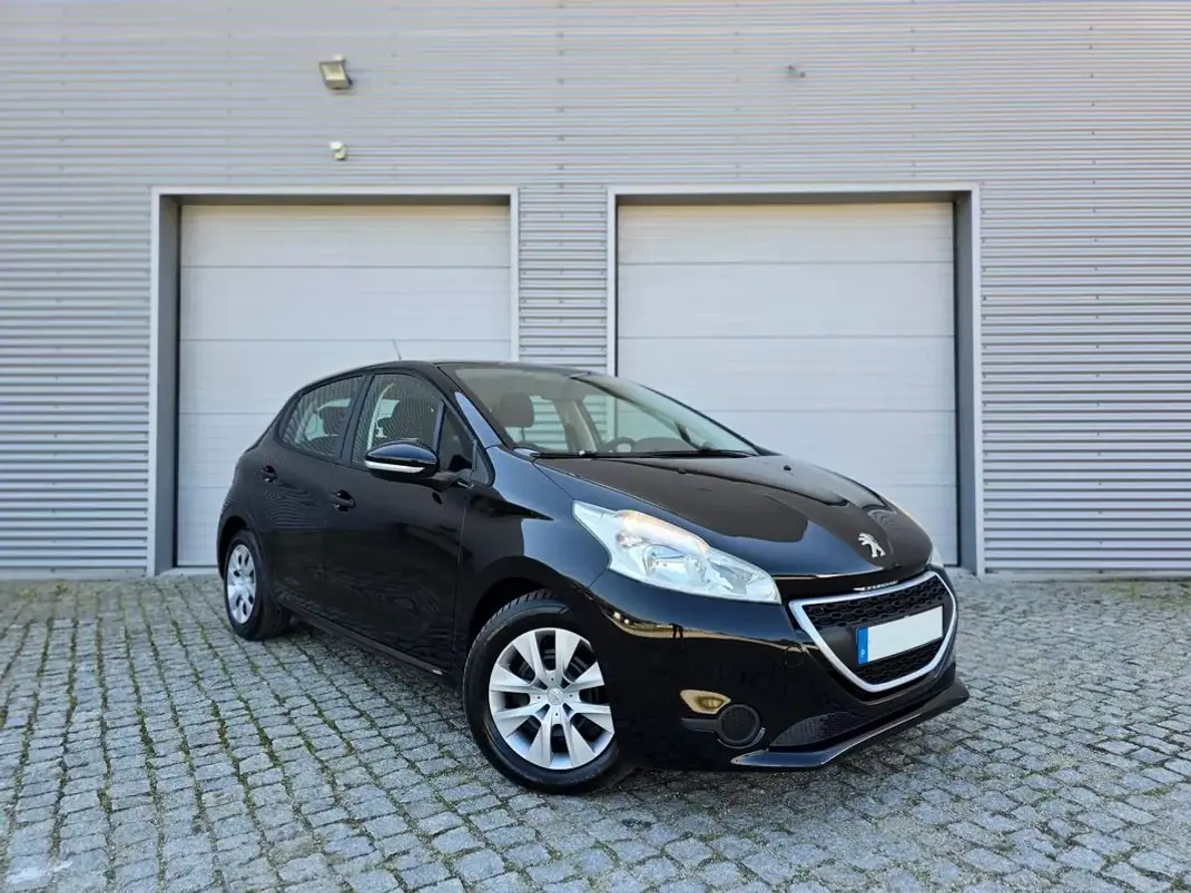 Peugeot 208 2012 - 7500 EUR, 137000 km - AUTO.MOTO.pt - 137000km - foto 3 de 25