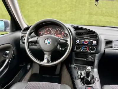 BMW 318 1991 - 5500 EUR, 164000 km - AUTO.MOTO.pt - 164000km - foto 10 de 16