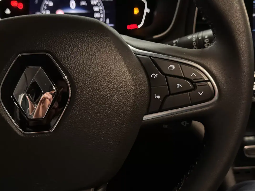 Renault Mégane Sport Tourer 2021 - 14990 EUR, 171050 km - AUTO.MOTO.pt - 171050km - foto 23 de 32