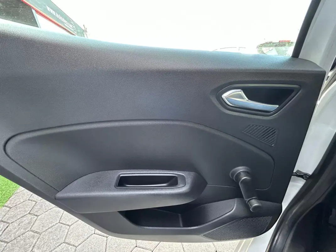 Renault Clio 2021 - 14500 EUR, 129819 km - 129819km - foto 12 de 14
