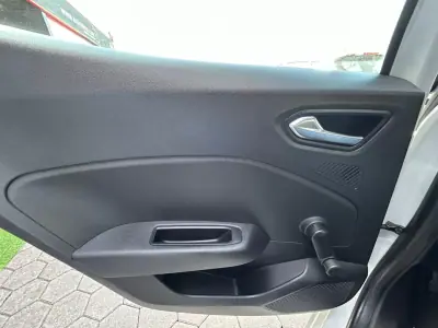 Renault Clio 2021 - 14500 EUR, 129819 km - 129819km - foto 12 de 14