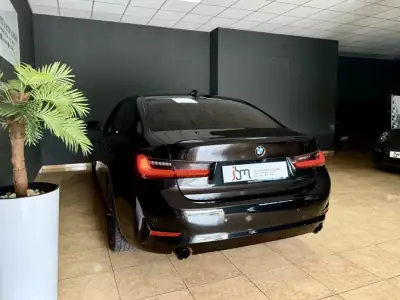 BMW 320 2019 - 21990 EUR, 243987 km - AUTO.MOTO.pt - 243987km - foto 5 de 18