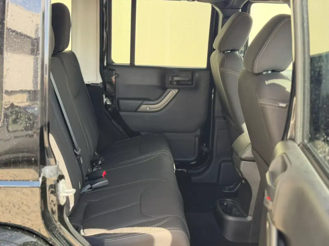 Jeep Wrangler Unlimited 2019 - 48500 EUR, 89000 km - AUTO.MOTO.pt - 89000km - foto 6 de 10