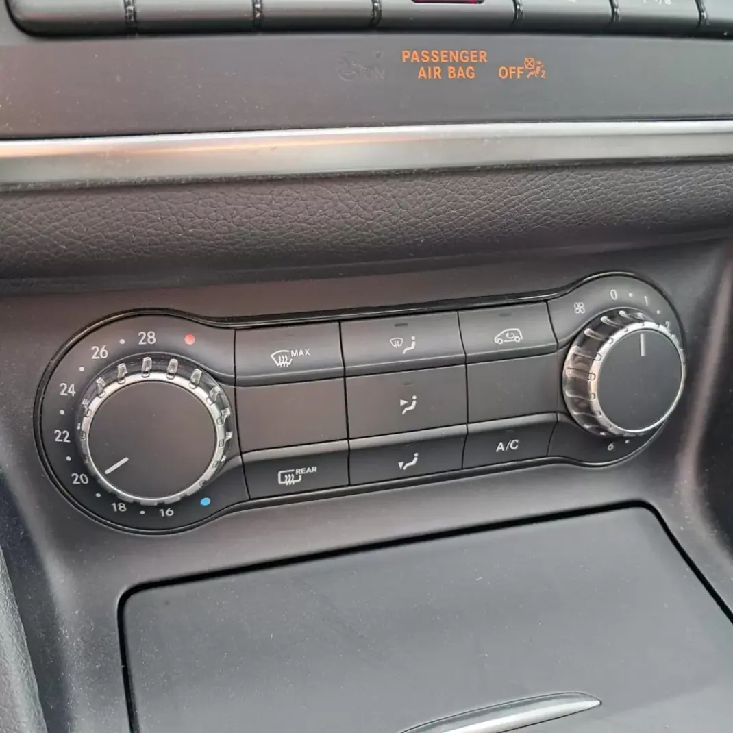 Mercedes-Benz CLA 220 2015 - 21990 EUR, 90000 km - 90000km - foto 13 de 15