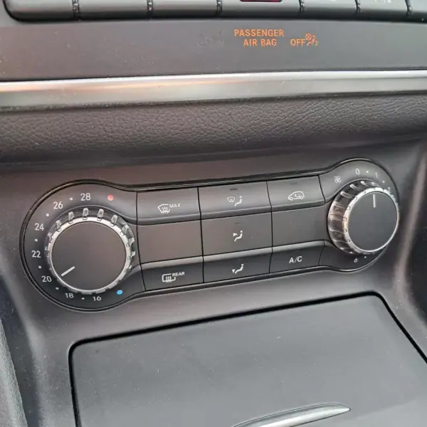 Mercedes-Benz CLA 220 2015 - 21990 EUR, 90000 km - 90000km - foto 13 de 15