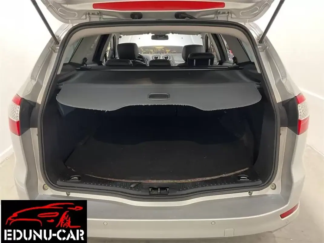 Ford Mondeo SW 2010 - 5999 EUR, 210000 km - AUTO.MOTO.pt - 210000km - foto 12 de 12