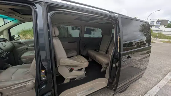 Mercedes-Benz Viano 2005 - 15500 EUR, 296429 km - AUTO.MOTO.pt - 296429km - foto 10 de 17
