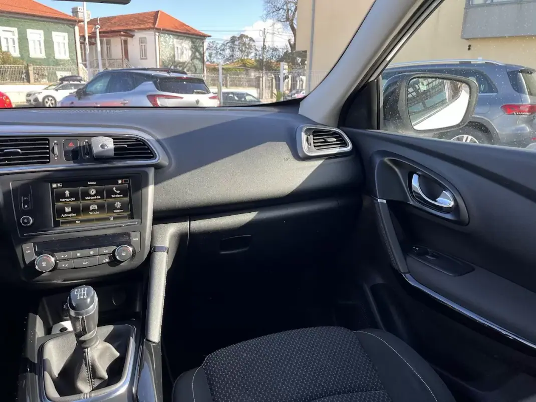 Renault Kadjar 2016 - 11950 EUR, 250000 km - AUTO.MOTO.pt - 250000km - foto 13 de 42