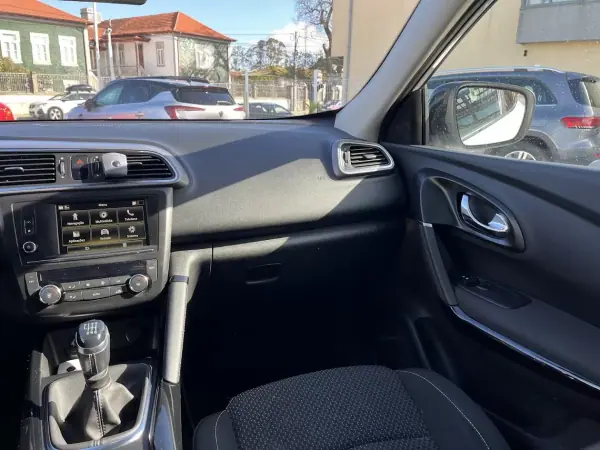 Renault Kadjar 2016 - 11950 EUR, 250000 km - AUTO.MOTO.pt - 250000km - foto 13 de 42