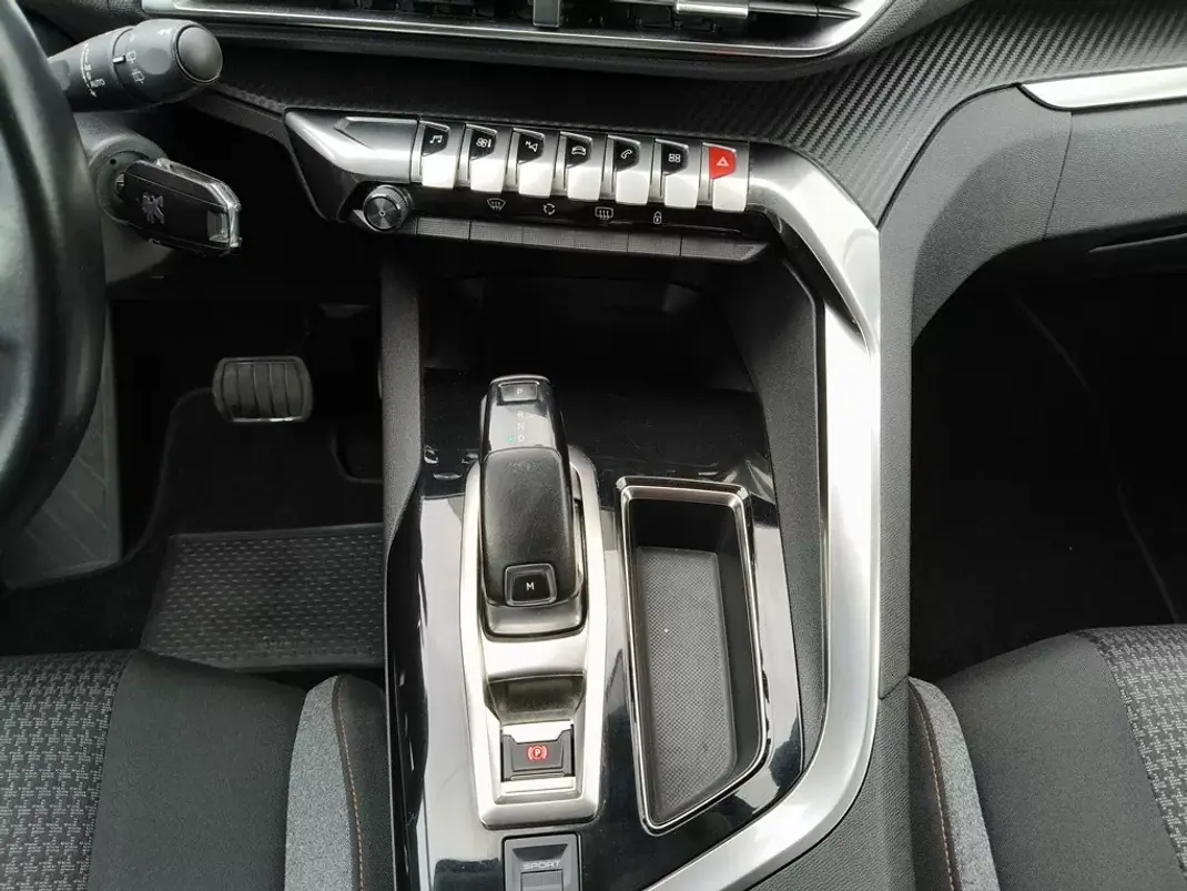 Peugeot 3008 2018 - 15990 EUR, 200391 km - AUTO.MOTO.pt - 200391km - foto 25 de 25