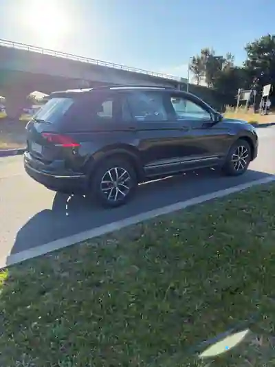 Volkswagen Tiguan 2021 - 20999 EUR, 99000 km - AUTO.MOTO.pt - 99000km - foto 2 de 8
