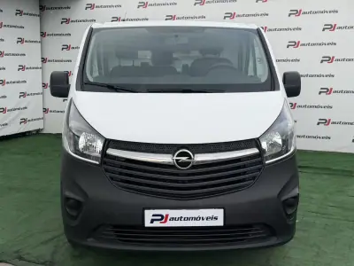 Opel 2018 - 13990 EUR, 110800 km - AUTO.MOTO.pt - 110800km - foto 2 de 17