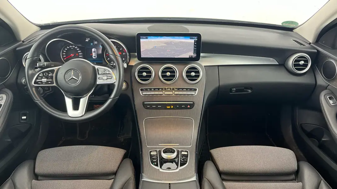 Mercedes-Benz C 300 2019 - 27990 EUR, 120000 km - AUTO.MOTO.pt - 120000km - foto 11 de 16