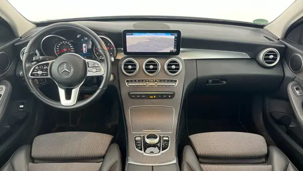 Mercedes-Benz C 300 2019 - 26990 EUR, 120000 km - AUTO.MOTO.pt - 120000km - foto 11 de 16