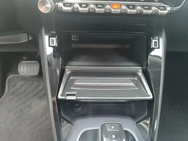Peugeot 2008 2020 - 15900 EUR, 124990 km - AUTO.MOTO.pt - 124990km - foto 26 de 37