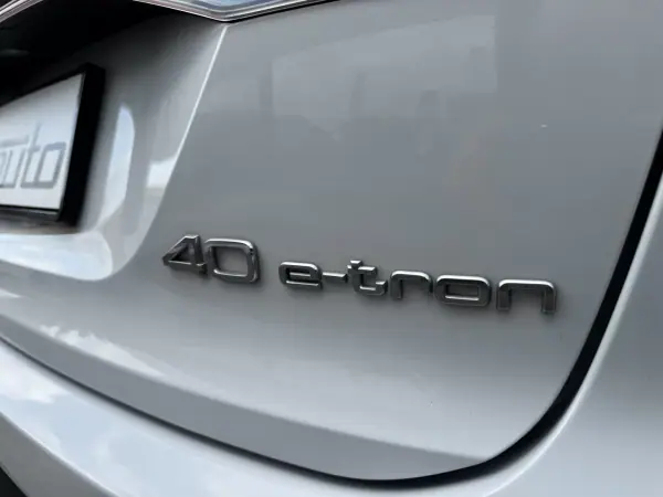 Audi Q4 e-tron 2021 - 29900 EUR, 98000 km - 98000km - foto 26 de 46