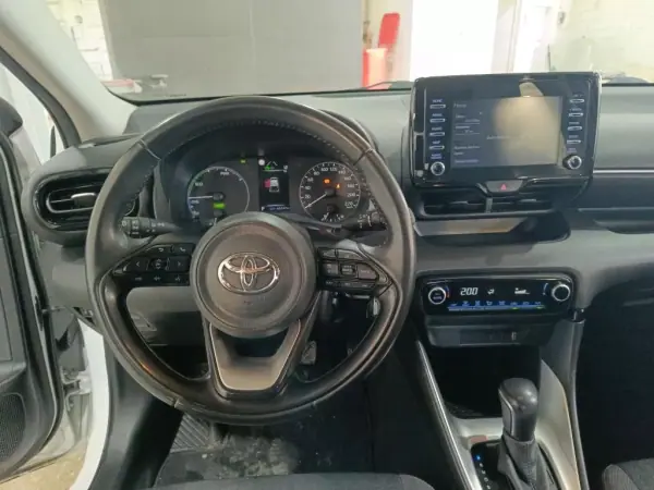 Toyota Yaris 2023 - 22500 EUR, 65747 km - AUTO.MOTO.pt - 65747km - foto 3 de 4