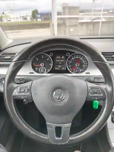 Volkswagen Passat Variant 2010 - 6750 EUR, 281500 km - AUTO.MOTO.pt - 281500km - foto 11 de 11