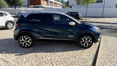 Renault Captur 2018 - 12990 EUR, 149914 km - AUTO.MOTO.pt - 149914km - foto 6 de 44