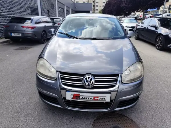 Volkswagen Jetta 2006 - 6500 EUR, 192000 km - AUTO.MOTO.pt - 192000km - foto 7 de 25