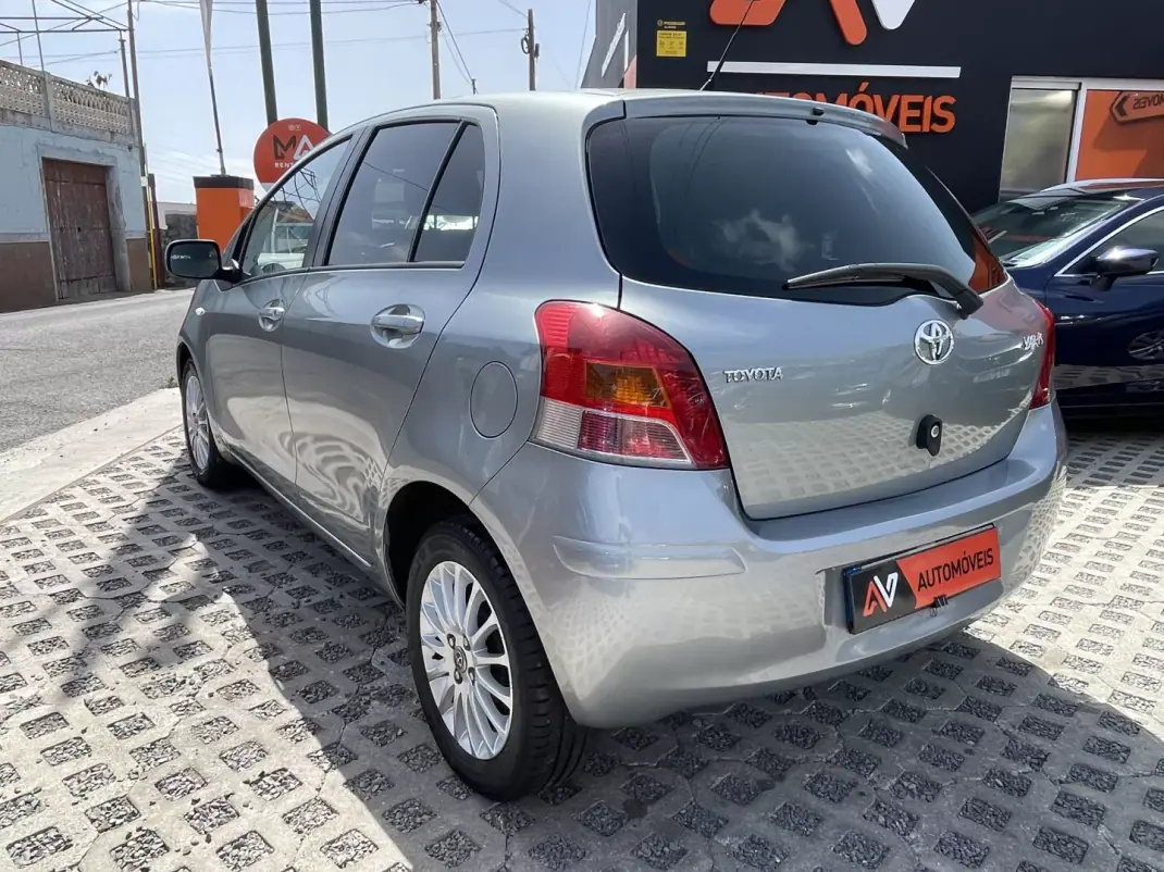 Toyota Yaris 2009 - 9950 EUR, 160224 km - 160224km - foto 5 de 12