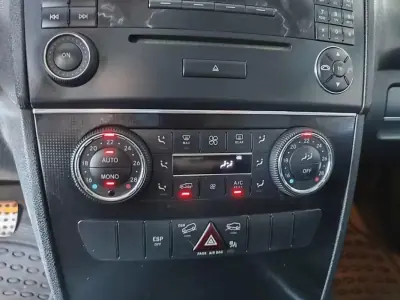 Mercedes-Benz ML 320 2006 - 17990 EUR, 269000 km - AUTO.MOTO.pt - 269000km - foto 30 de 32