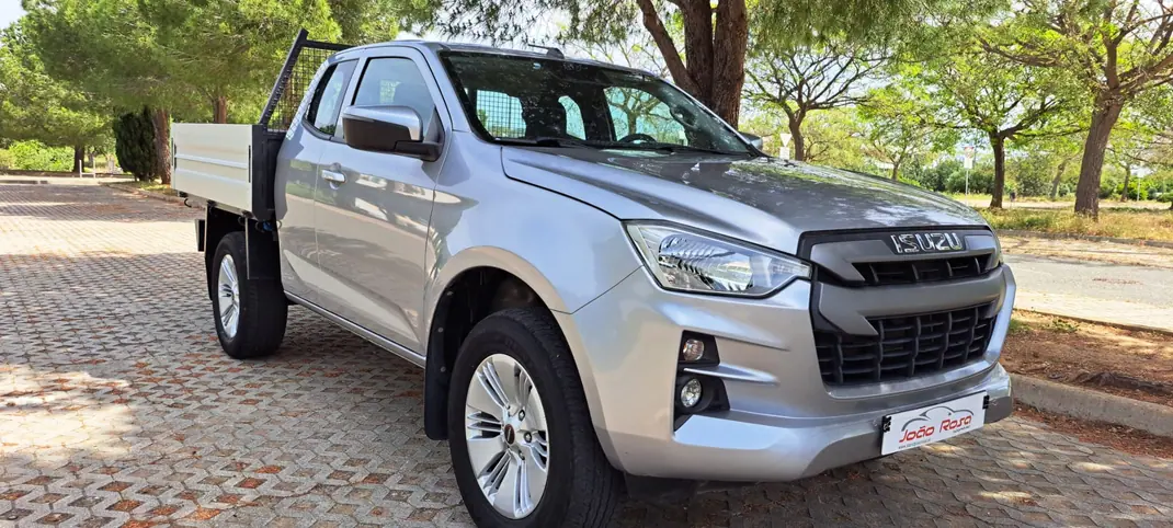 Isuzu D-Maxi - 1.9 Ddi CD 4WD L CH 2021 - 29950 EUR, 35000 km - AUTO.MOTO.pt - 35000km - foto 2 de 13