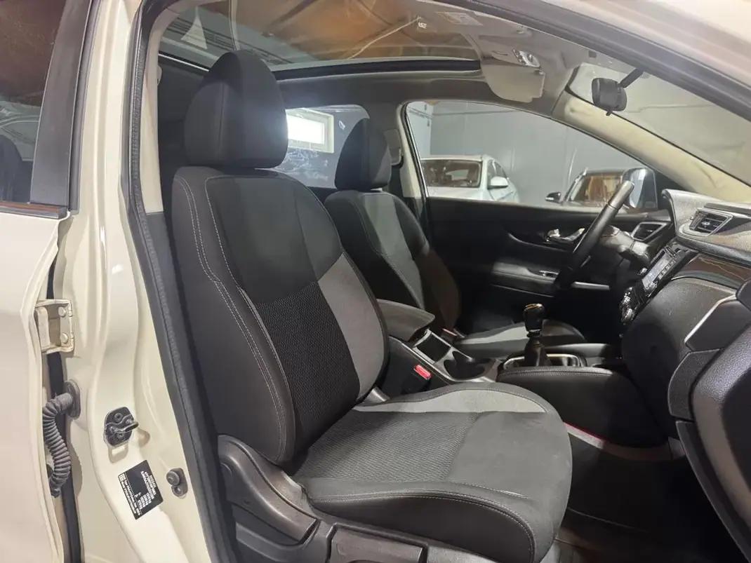 Nissan Qashqai 2018 - 16890 EUR, 94255 km - AUTO.MOTO.pt - 94255km - foto 16 de 19