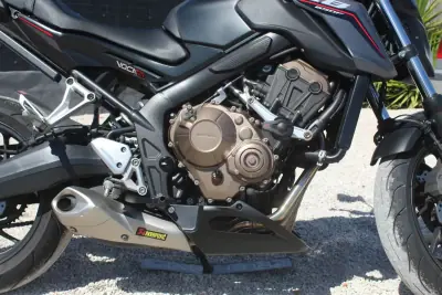 Honda CBR1000RR ABS 2018 - 6400 EUR, 26900 km - AUTO.MOTO.pt - 26900km - foto 3 de 34