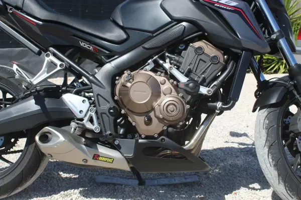 Honda CBR1000RR ABS 2018 - 6400 EUR, 26900 km - AUTO.MOTO.pt - 26900km - foto 3 de 34