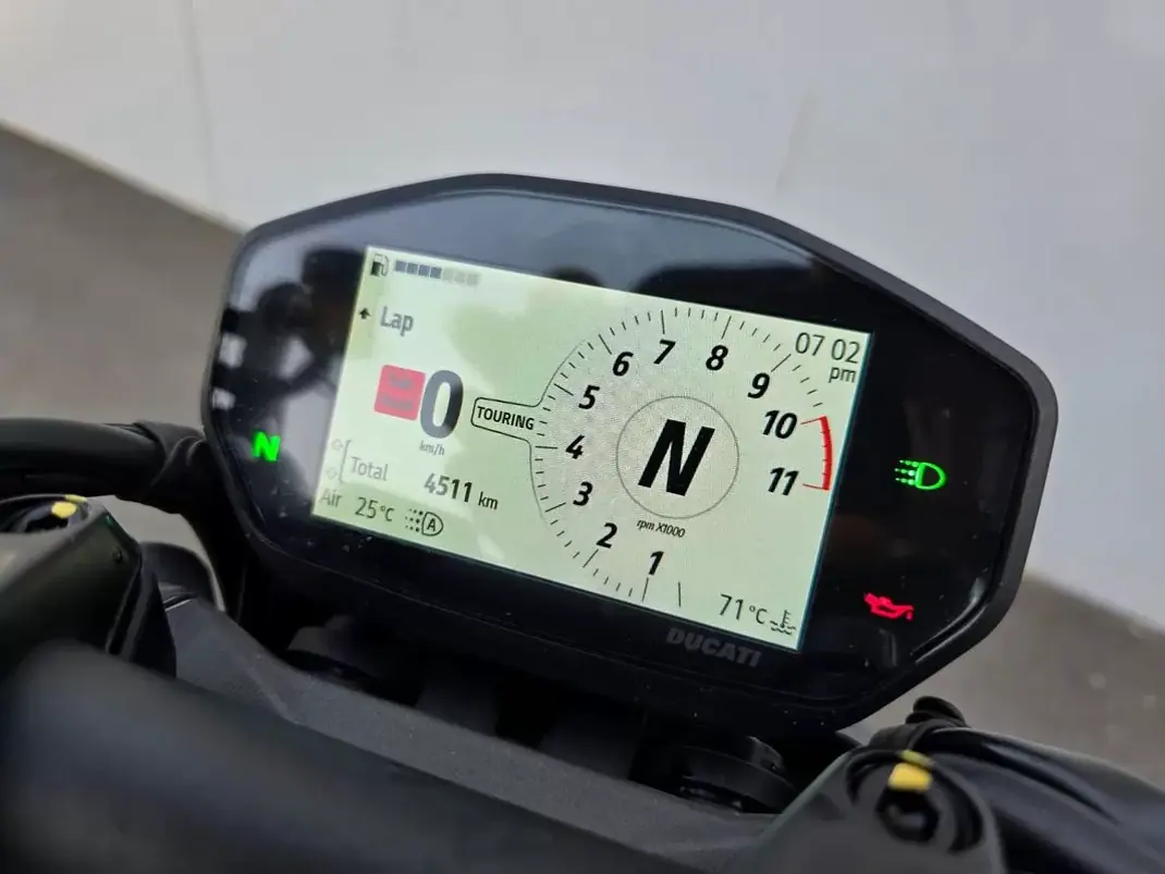 Ducati Monster 1000 2025 - 10500 EUR, 4500 km - 4500km - foto 19 de 22