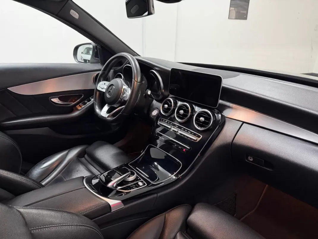 Mercedes-Benz C 180 2019 - 24990 EUR, 210000 km - AUTO.MOTO.pt - 210000km - foto 11 de 29