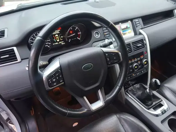 Land Rover Discovery Sport 2016 - 21500 EUR, 178000 km - AUTO.MOTO.pt - 178000km - foto 30 de 33