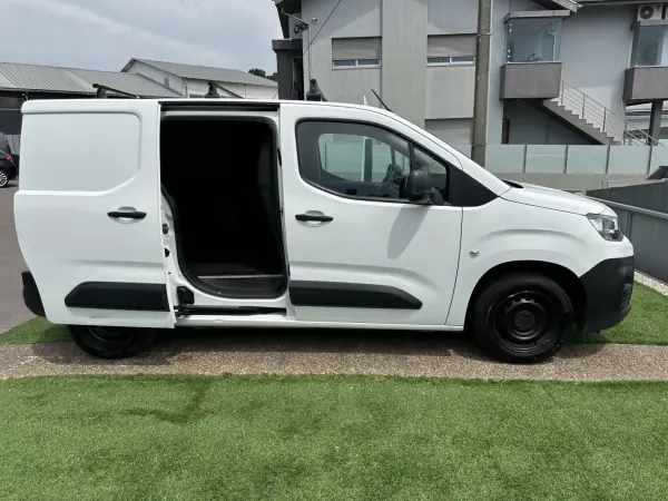 Citroën Berlingo 1.5 Hdi 2019 - 9900 EUR, 180000 km - AUTO.MOTO.pt - 180000km - foto 14 de 43