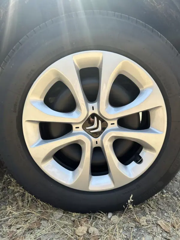 Citroën C3 2018 - 8250 EUR, 130000 km - AUTO.MOTO.pt - 130000km - foto 11 de 11