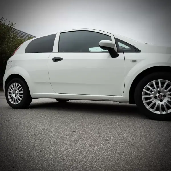 Fiat PUNTO 2015 - 4900 EUR, 139000 km - 139000km - foto 16 de 17