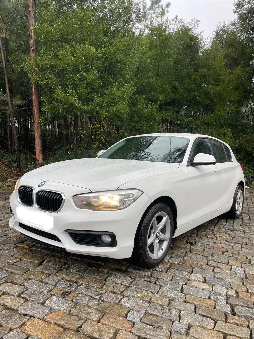 BMW 116 2018 - 16490 EUR, 81000 km - AUTO.MOTO.pt - 81000km - foto 1 de 8