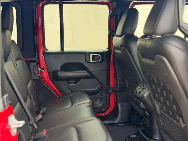 Jeep Wrangler Unlimited 2019 - 67500 EUR, 150181 km - 150181km - foto 14 de 25