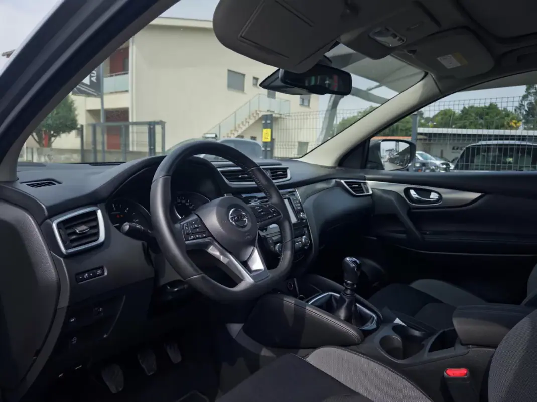 Nissan Qashqai 2018 - 18990 EUR, 123000 km - AUTO.MOTO.pt - 123000km - foto 15 de 40