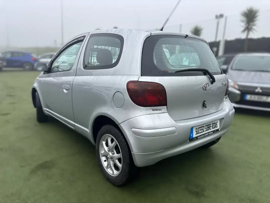 Toyota YARIS BIZZ (NLP 1.0 VVT-i 1.0) 2005 - 7990 EUR, 237418 km - AUTO.MOTO.pt - 237418km - foto 5 de 12