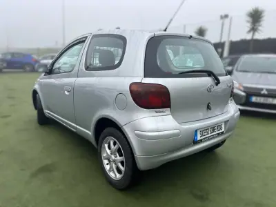 Toyota YARIS BIZZ (NLP 1.0 VVT-i 1.0) 2005 - 7990 EUR, 237418 km - AUTO.MOTO.pt - 237418km - foto 5 de 12